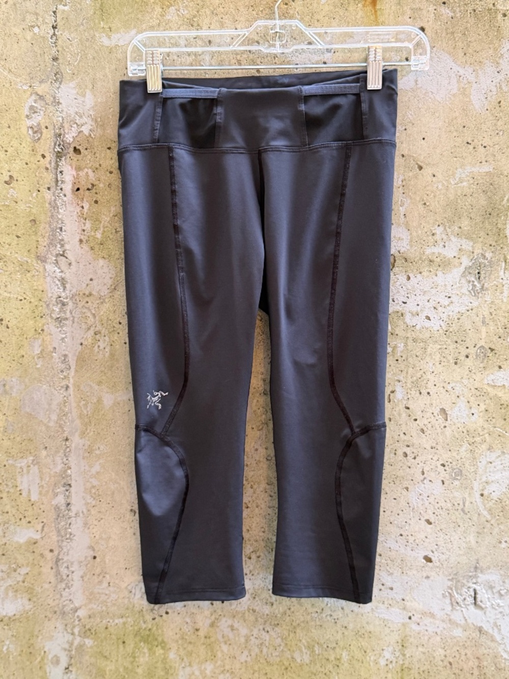 Arc’teryx Soleus 3/4 Tight Leggings Crop Cropped Athletic Pants Black, Small